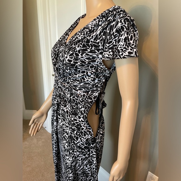 Tahari petite dress - Picture 5 of 8